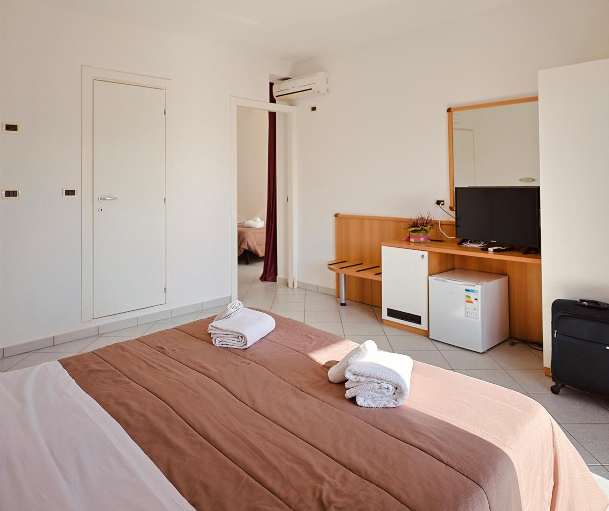 Hotel Felicioni Pineto Extérieur photo